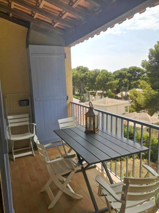 T 2 A 5 Mn A Pied De La Mer Sanary-sur-Mer Exterior photo