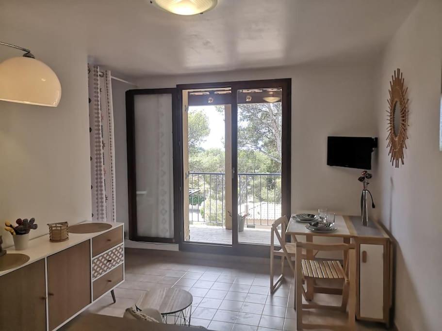 T 2 A 5 Mn A Pied De La Mer Sanary-sur-Mer Exterior photo